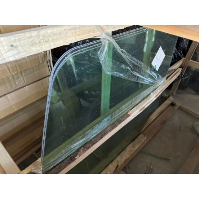 Стекло двери в кабину водителя нового образца(правое) 860x680-880 / XCMG QY25K5S Стекло двери в кабину водителя нового образца(правое) 860x680-880 / XCMG QY25K5S