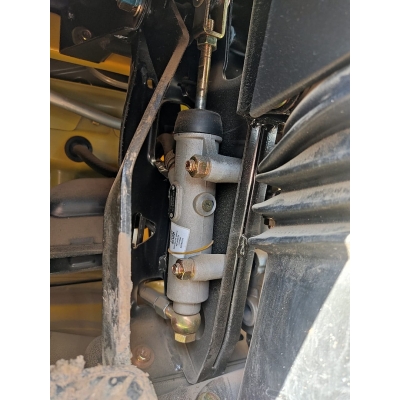 Цилиндр сцепления главный 102968 KL1602AU-010/ NXZ16XZ25-08010/XCMG XCT30/XCT70 Цилиндр сцепления главный 102968 KL1602AU-010/ NXZ16XZ25-08010/XCMG XCT30/XCT70