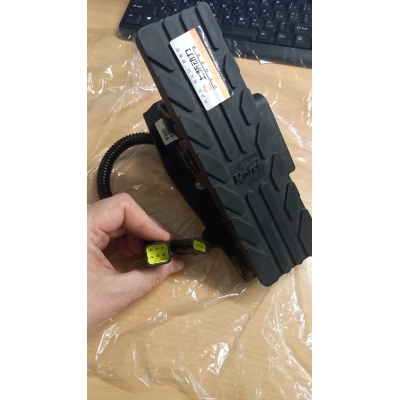 Педаль газа автокран KRAN QY25K5 D88A-007-800 с доставкой по России