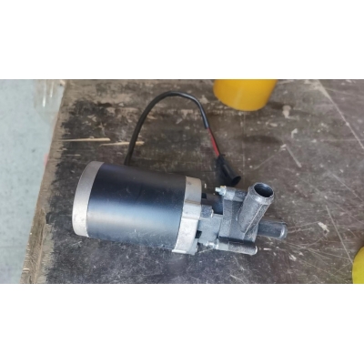Помпа отопителя YJH-Q10A DC24V /800169476/ XCMG XCT25/30 Помпа отопителя YJH-Q10A DC24V /800169476/ XCMG XCT25/30
