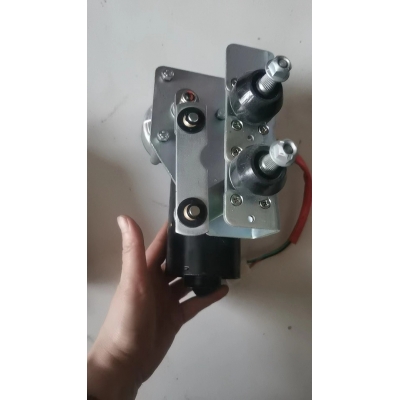 Мотор стеклоочистителя ZD2530 50W (4 контакта) с механизмом/ Zoomlion ZTC250V/ 800V/ Мотор стеклоочистителя ZD2530 50W (4 контакта) с механизмом/ Zoomlion ZTC250V/ 800V/