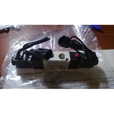 Клапан электромагнитный 4V220-08 Sany QY25C