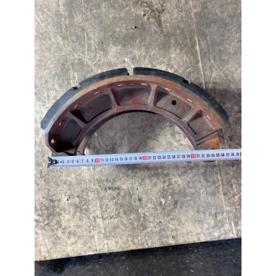 Колодка тормозная 12 отв. 16*20 /860501423/XCMG QY30-70/XCT30-70 Колодка тормозная 12 отв. 16*20 /860501423/XCMG QY30-70/XCT30-70