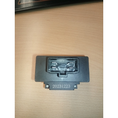 Резистор отопителя CDKT139-146A / GF000027 KRAN XCT80 Резистор отопителя CDKT139-146A / GF000027 KRAN XCT80