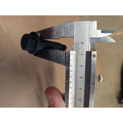 Болт клапанной крышки D04-136-30B+A Болт клапанной крышки D04-136-30B+A